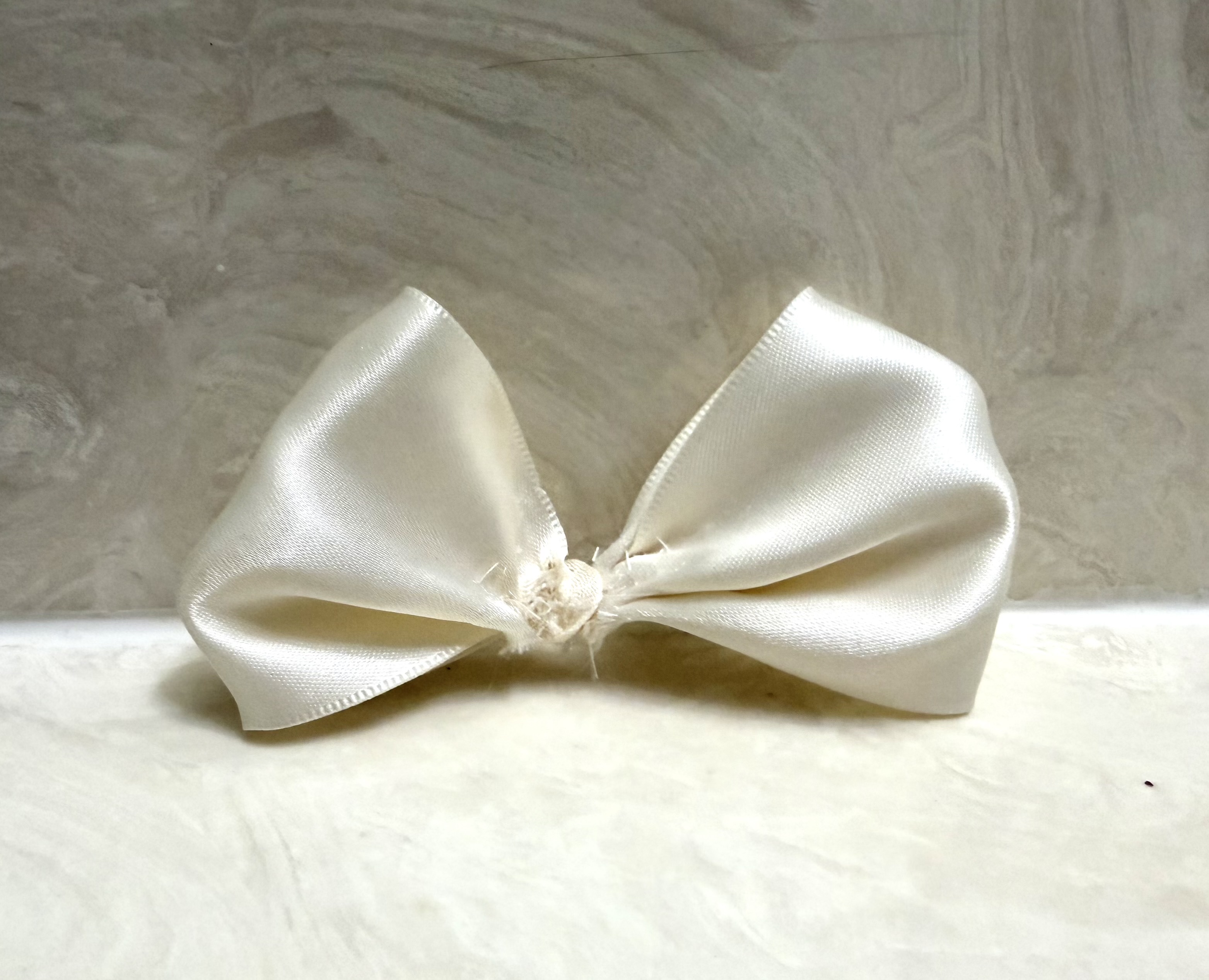 Creme Bow