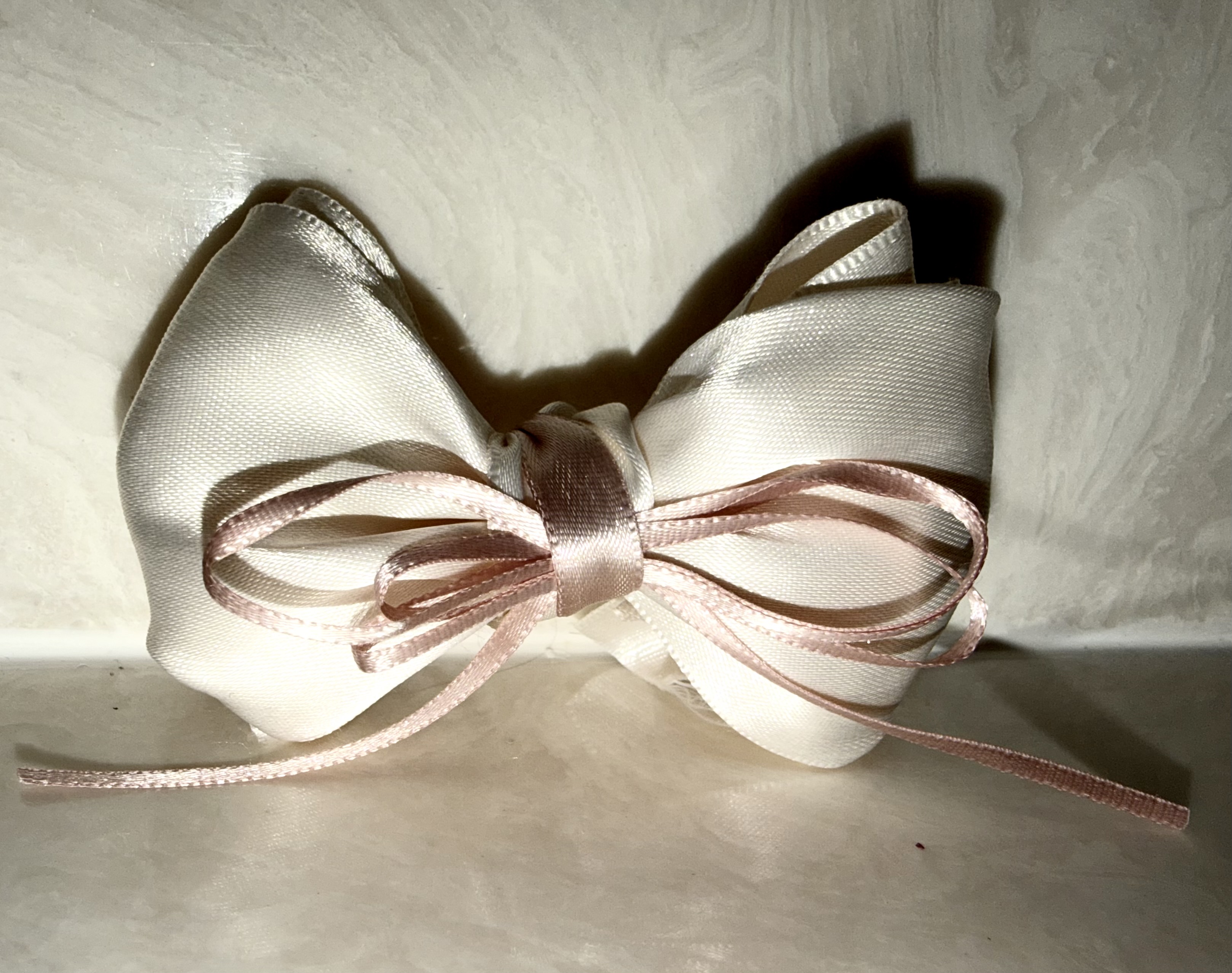 Creme Bow